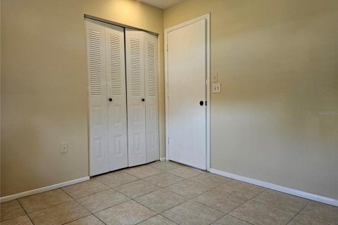 Townhouse in Winter Garden, Florida 3 bedrooms, 91.42 sq.m. № 2093955 - photo 18