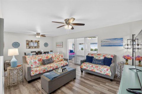 Villa ou maison à vendre à Sun City Center, Floride: 2 chambres, 163.6 m2 № 2231308 - photo 2
