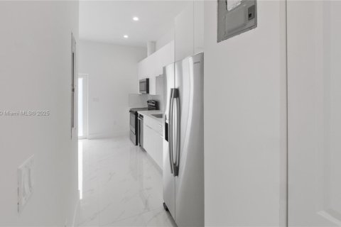 Condo in Miami, Florida, 3 bedrooms  № 1969677 - photo 16