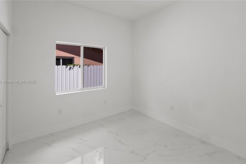 Condo in Miami, Florida, 3 bedrooms  № 1969677 - photo 14