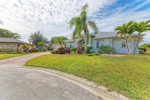 House in Sarasota, Florida 5 bedrooms, 274.34 sq.m. № 2204090 - photo 11