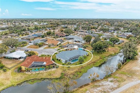 House in Sarasota, Florida 5 bedrooms, 274.34 sq.m. № 2204090 - photo 6
