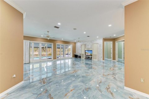 House in Sarasota, Florida 5 bedrooms, 274.34 sq.m. № 2204090 - photo 17
