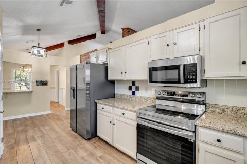 Casa en alquiler en Kissimmee, Florida, 3 dormitorios, 257.34 m2 № 1922268 - foto 6