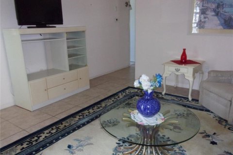 Condo in Seminole, Florida, 1 bedroom  № 1723034 - photo 13
