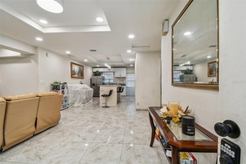 House in Clearwater, Florida 5 bedrooms, 240.06 sq.m. № 2354570 - photo 5
