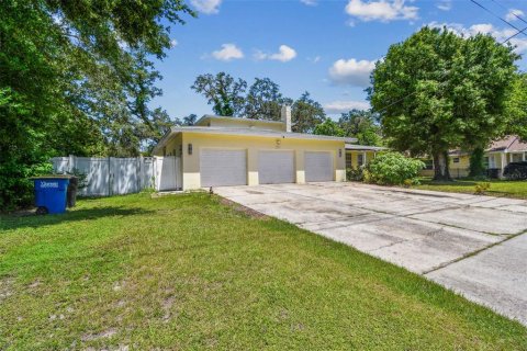 House in Clearwater, Florida 5 bedrooms, 240.06 sq.m. № 2354570 - photo 2