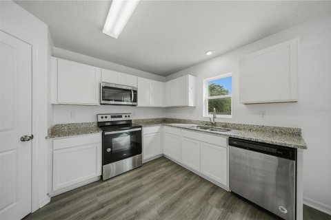 Villa ou maison à vendre à Citrus Springs, Floride: 4 chambres, 193.52 m2 № 2398512 - photo 12