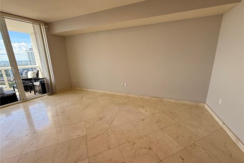 Condo in Hallandale Beach, Florida, 2 bedrooms  № 1482413 - photo 8