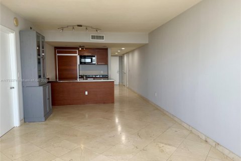 Condo in Hallandale Beach, Florida, 2 bedrooms  № 1482413 - photo 5