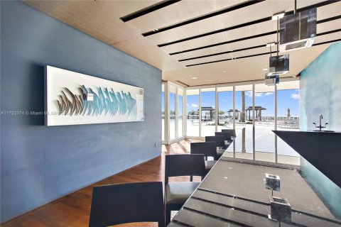 Condo in Hallandale Beach, Florida, 2 bedrooms  № 1482413 - photo 25