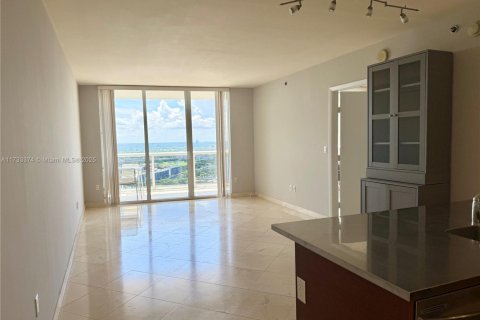 Condo in Hallandale Beach, Florida, 2 bedrooms  № 1482413 - photo 6