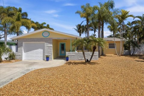 Casa en Gulfport, Florida 3 dormitorios, 111.85 m2 № 2150221