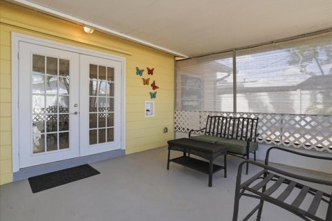 House in Gulfport, Florida 3 bedrooms, 111.85 sq.m. № 2150221 - photo 21