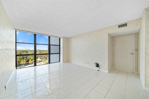 Condominio en venta en Hallandale Beach, Florida, 2 dormitorios, 104.98 m2 № 2024624 - foto 30