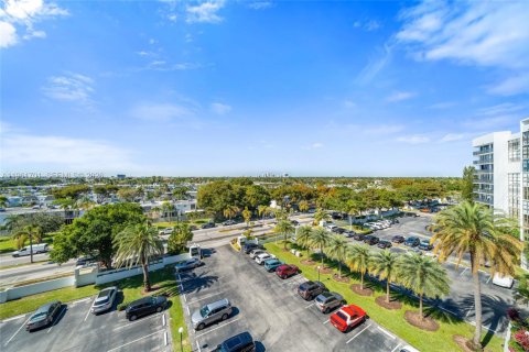 Condominio en venta en Hallandale Beach, Florida, 2 dormitorios, 104.98 m2 № 2024624 - foto 22