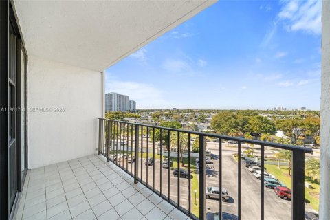 Condominio en venta en Hallandale Beach, Florida, 2 dormitorios, 104.98 m2 № 2024624 - foto 21