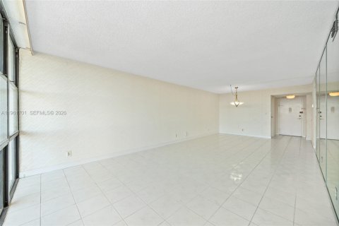 Condominio en venta en Hallandale Beach, Florida, 2 dormitorios, 104.98 m2 № 2024624 - foto 19