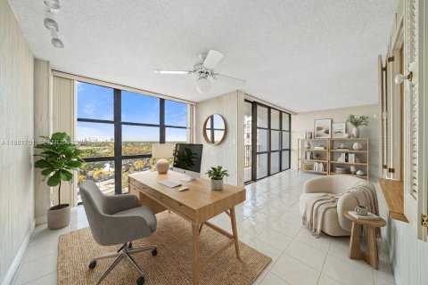 Condominio en venta en Hallandale Beach, Florida, 2 dormitorios, 104.98 m2 № 2024624 - foto 18