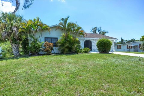 House in Englewood, Florida 3 bedrooms, 172.43 sq.m. № 1893991 - photo 30