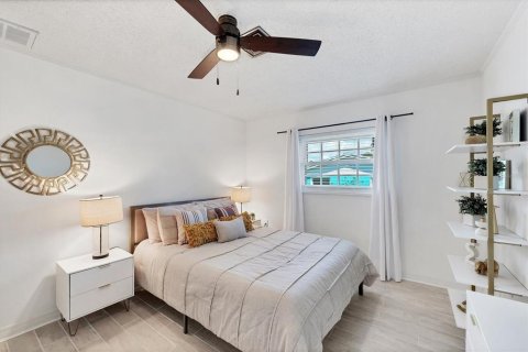 House in Englewood, Florida 3 bedrooms, 172.43 sq.m. № 1893991 - photo 20