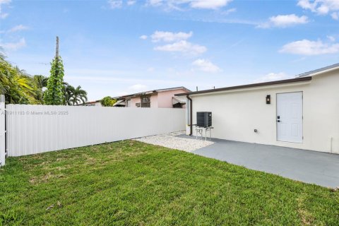Immobilier commercial à vendre à Miami, Floride: 112.88 m2 № 1966962 - photo 22