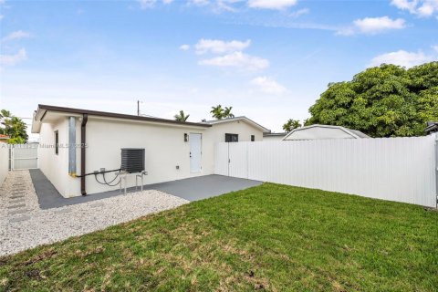 Immobilier commercial à vendre à Miami, Floride: 112.88 m2 № 1966962 - photo 21