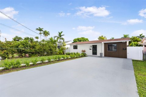 Immobilier commercial à vendre à Miami, Floride: 112.88 m2 № 1966962 - photo 4