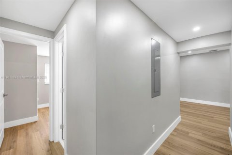 Immobilier commercial à vendre à Miami, Floride: 112.88 m2 № 1966962 - photo 23