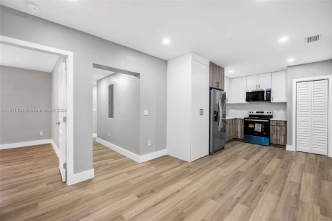 Immobilier commercial à vendre à Miami, Floride: 112.88 m2 № 1966962 - photo 26