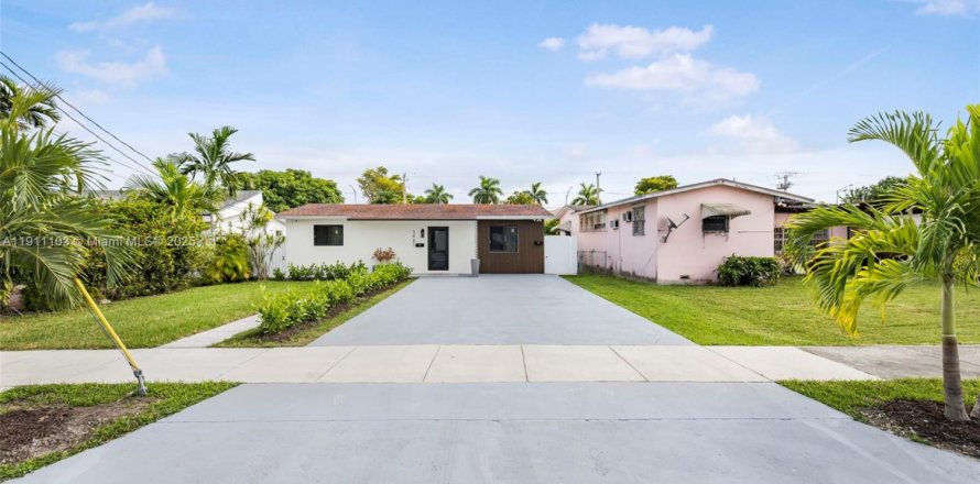 Immobilier commercial à Miami, Floride 112.88 m2 № 1966962