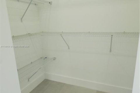 Appartement à louer à Miami, Floride: 2 chambres, 66.89 m2 № 2018529 - photo 18