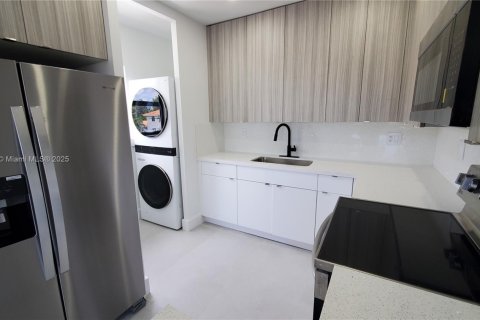 Appartement à louer à Miami, Floride: 2 chambres, 66.89 m2 № 2018529 - photo 6