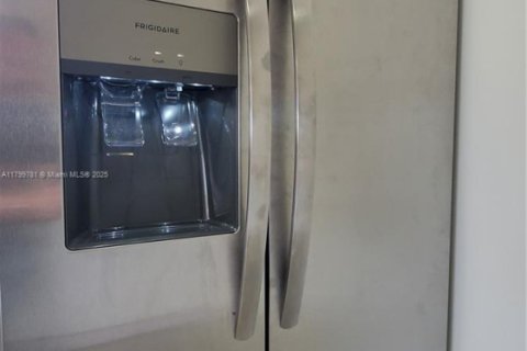 Appartement à louer à Miami, Floride: 2 chambres, 66.89 m2 № 2018529 - photo 12