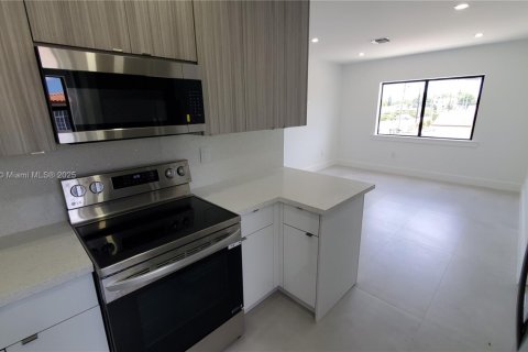 Appartement à louer à Miami, Floride: 2 chambres, 66.89 m2 № 2018529 - photo 5