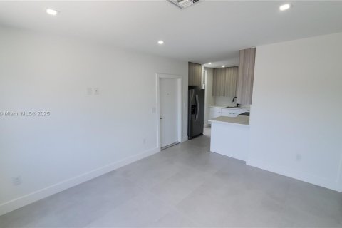 Appartement à louer à Miami, Floride: 2 chambres, 66.89 m2 № 2018529 - photo 11