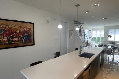 Copropriété à louer à Doral, Floride: 3 chambres, 178.65 m2 № 1888012 - photo 11
