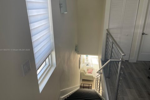 Copropriété à louer à Doral, Floride: 3 chambres, 178.65 m2 № 1888012 - photo 9