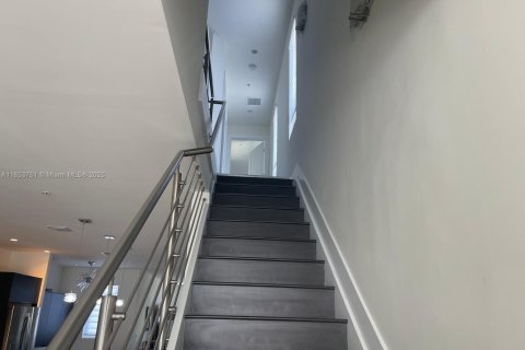 Copropriété à louer à Doral, Floride: 3 chambres, 178.65 m2 № 1888012 - photo 8