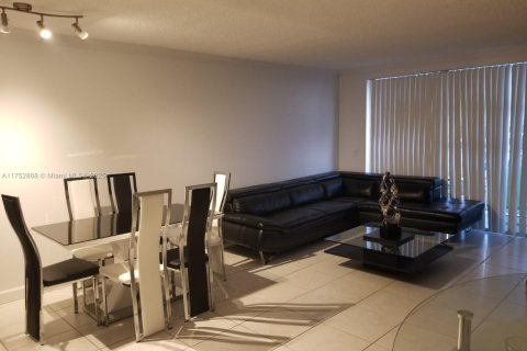 Copropriété à vendre à North Miami, Floride: 2 chambres, 89.46 m2 № 1730105 - photo 3