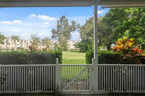Condo in Clearwater, Florida, 2 bedrooms  № 1919126 - photo 25