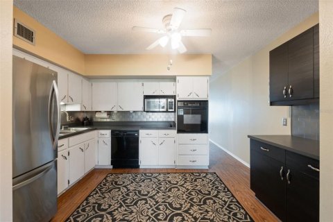 Condo in Clearwater, Florida, 2 bedrooms  № 1919126 - photo 9