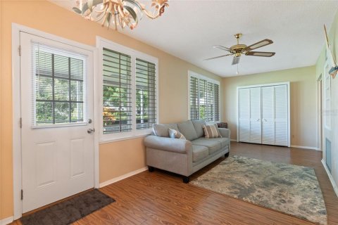 Condo in Clearwater, Florida, 2 bedrooms  № 1919126 - photo 12