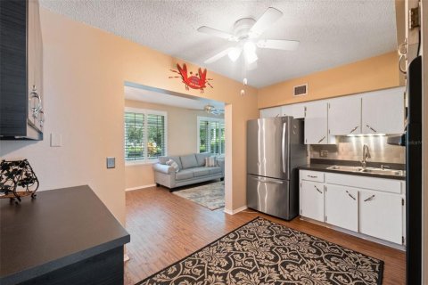 Condo in Clearwater, Florida, 2 bedrooms  № 1919126 - photo 10