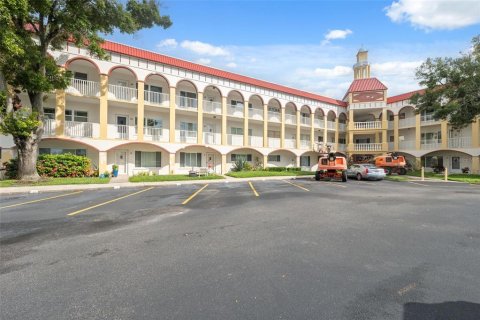 Condo in Clearwater, Florida, 2 bedrooms  № 1919126 - photo 2
