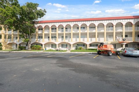 Condo in Clearwater, Florida, 2 bedrooms  № 1919126 - photo 3