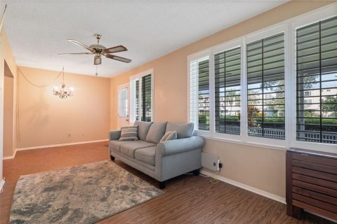 Condo in Clearwater, Florida, 2 bedrooms  № 1919126 - photo 13