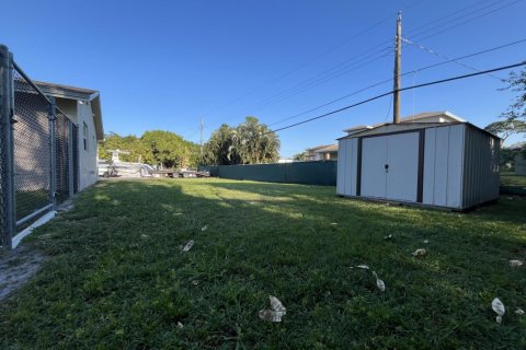 House in Delray Beach, Florida 3 bedrooms, 175.96 sq.m. № 1117887 - photo 1
