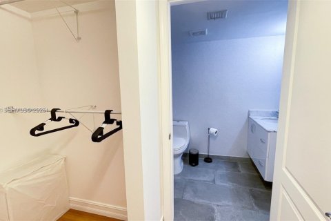 Condo in Miami, Florida, 3 bedrooms  № 2060944 - photo 6