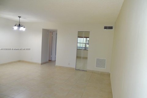 Condo in Hollywood, Florida, 1 bedroom  № 1794795 - photo 8